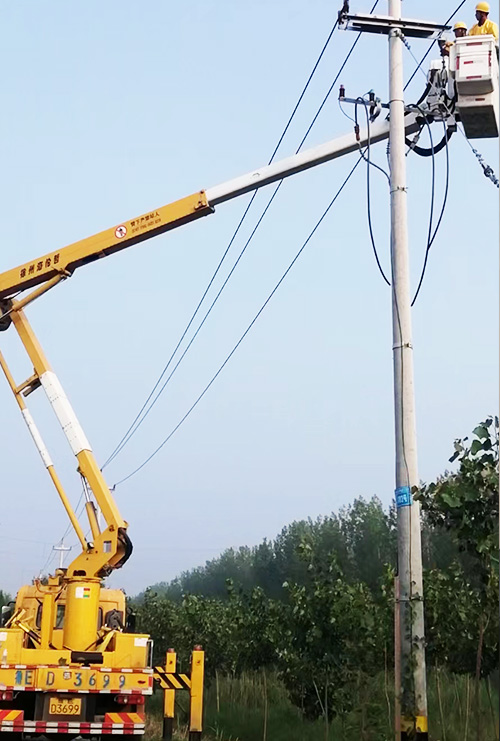 2022年6月30日，王崗線武王支線帶電開斷作業(yè)現(xiàn)場(chǎng)